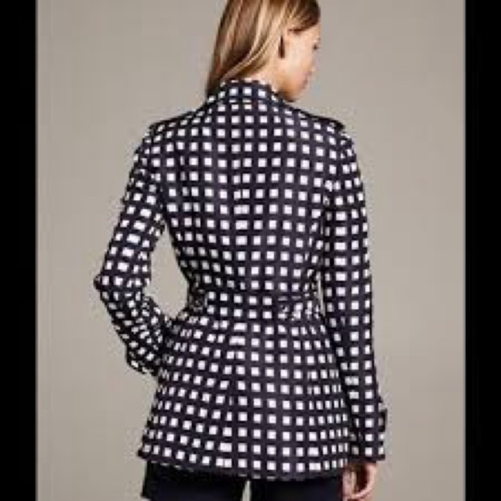 Like New! Banana Republic blue white gingham trench with belt size Large - Picture 2 of 15